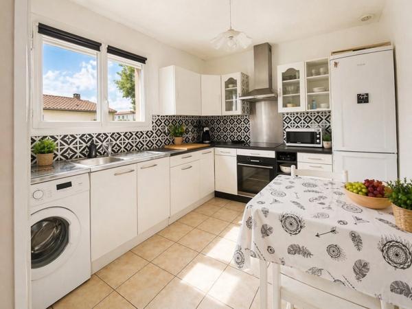 Maison 5 pièces – 116m² – 4 chambres + bureau – Terrain piscinable – Garage