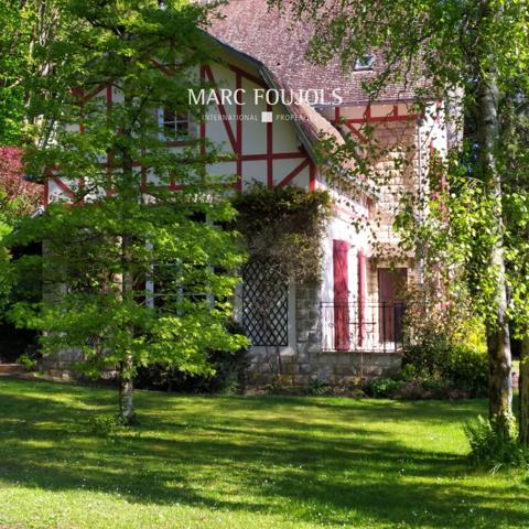 Maison Anglo Normande 220 m² sur terrain arboré de 8000 m²