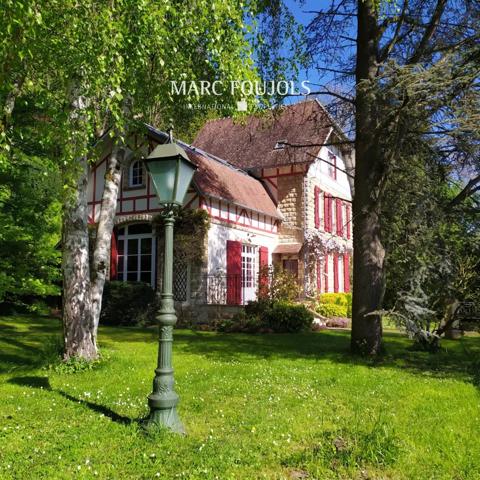 Maison Anglo Normande 220 m² sur terrain arboré de 8000 m²