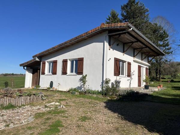 Maison à louer |                                        Savignac-de-Nontron |                                        3 pièces  | 66 m²