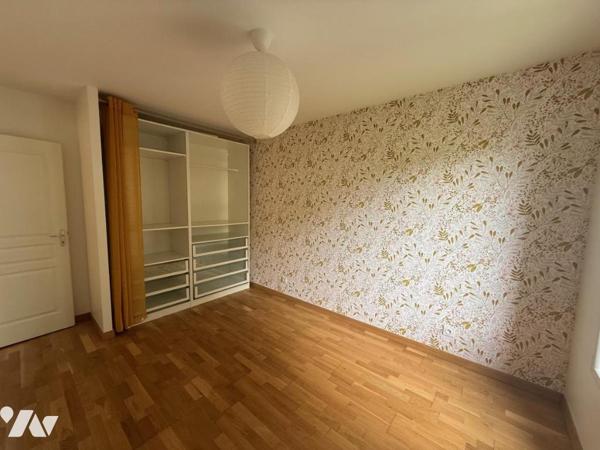  maison de 198 m2 et terrain de 430 m2