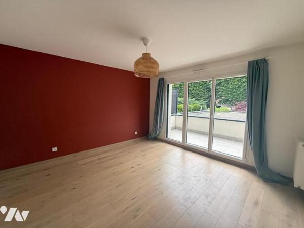  maison de 198 m2 et terrain de 430 m2