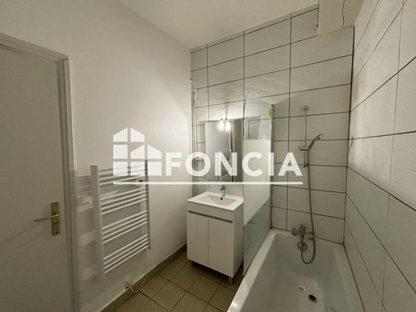 Location Appartement 3 pièces 87.62 m² - 56 RUE MERCIERE Lyon 69002