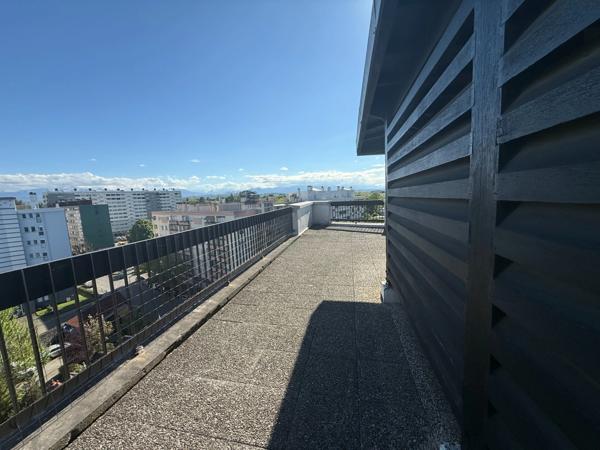 TARBES (65) - Dernier étage - Appartement d'exception de 130 m2 avec balcons.