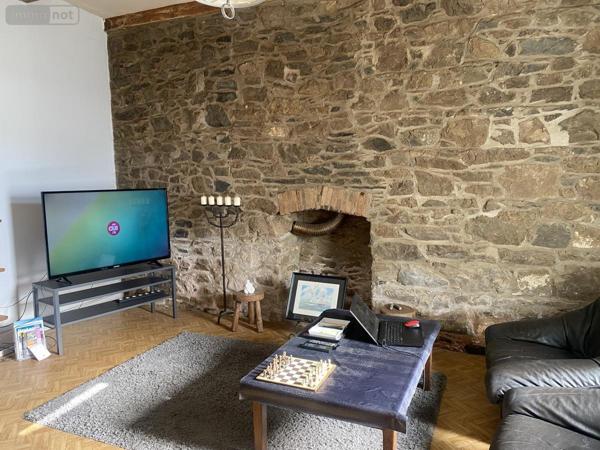 Maison à vendre à Ploëzal dans les Côtes-d'Armor (22260), ref : 22079-835