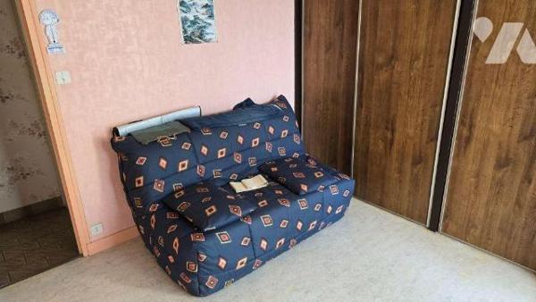 EXCLUSIVITE LMBS.
Quartier calme à 2 min de toutes commodités. Pavillon de 1980 en bon état gé...