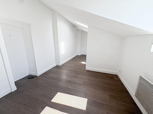 Appartement à louer Nantes : 1 pièces, 23m² avec 1 chambre(s) à 539€ - AJP Immobilier Nantes Ouest