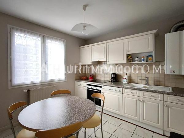 Location                                                      Appartement
                        
                     3 pièces                      76 m2                     à Annonay