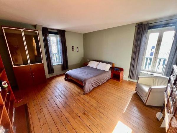 SAINT-MALO / SAINT-SERVAN : A seulement 1km des plages, venez découvrir cette somptueuse demeur...