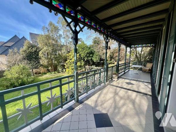 SAINT-MALO / SAINT-SERVAN : A seulement 1km des plages, venez découvrir cette somptueuse demeur...