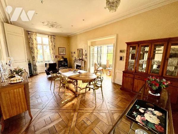 SAINT-MALO / SAINT-SERVAN : A seulement 1km des plages, venez découvrir cette somptueuse demeur...