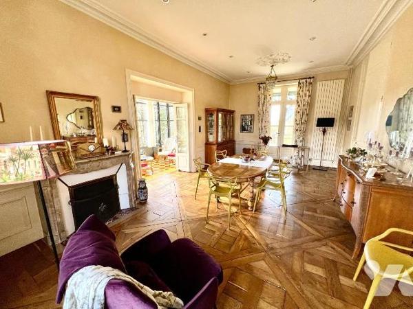 SAINT-MALO / SAINT-SERVAN : A seulement 1km des plages, venez découvrir cette somptueuse demeur...