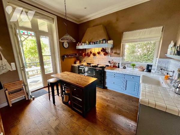 SAINT-MALO / SAINT-SERVAN : A seulement 1km des plages, venez découvrir cette somptueuse demeur...