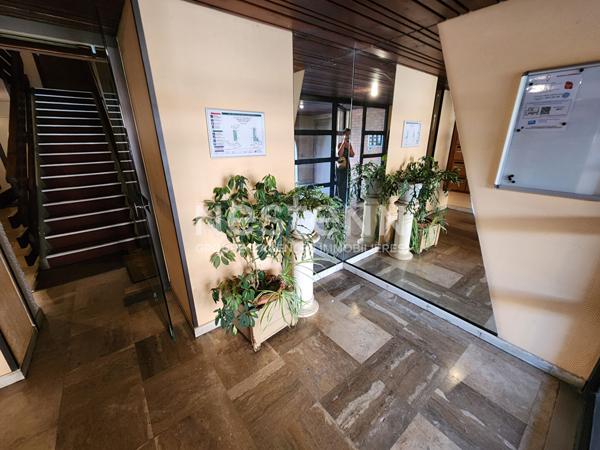 Appartement Toulouse T2 49 m2 avec parking et cave, vue degagee bois, quartier La Terrasse