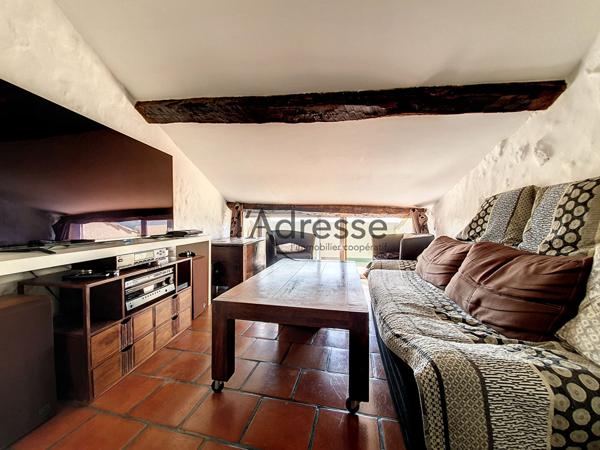 Maison de village à Callian 2/3 pièces 53 m², petite terrasse devant l'entrée