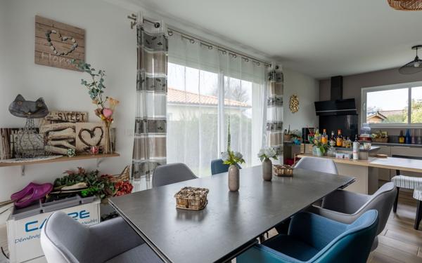 Maison à vendre    4 pièces •  Parentis-en-Born