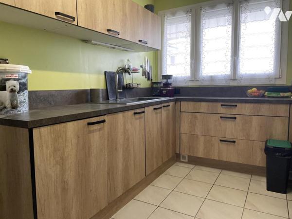 Appartement de 4 pièces au 2ème étage. Grenier.