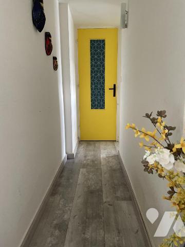 Appartement de 4 pièces au 2ème étage. Grenier.