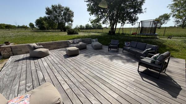 Maison contemporaine de plain pied avec piscine