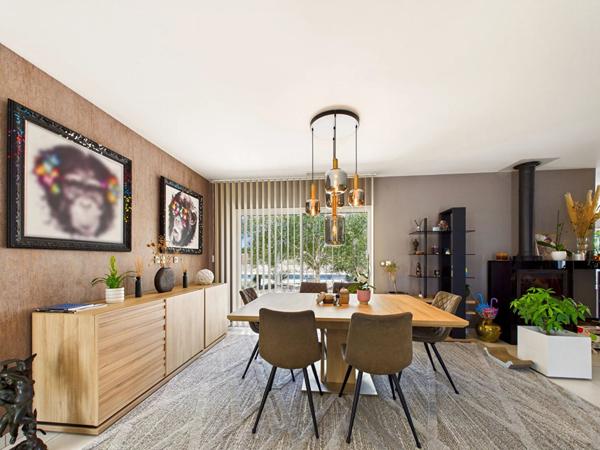 Maison contemporaine de plain pied avec piscine
