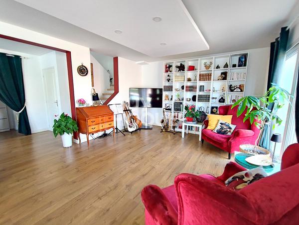 Maison 3 faces à vendre à Cabestany (66330) - 4 chambres, 155 m2 avec piscine !