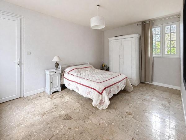 Longère de charme avec parc boisé