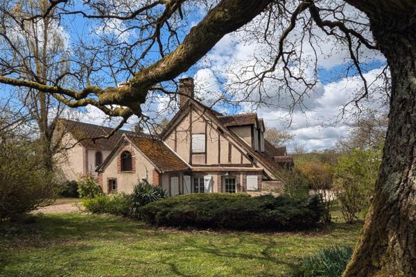 Longère de charme avec parc boisé