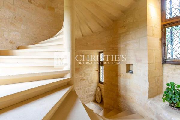 Magnifique château médiéval au cœur de la Dordogne