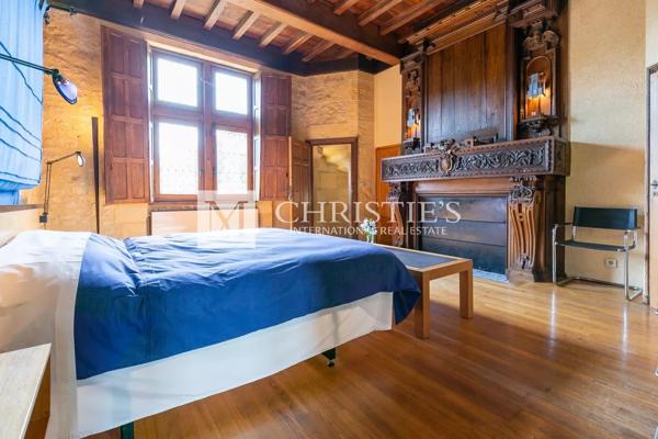 Magnifique château médiéval au cœur de la Dordogne