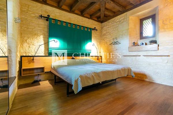 Magnifique château médiéval au cœur de la Dordogne