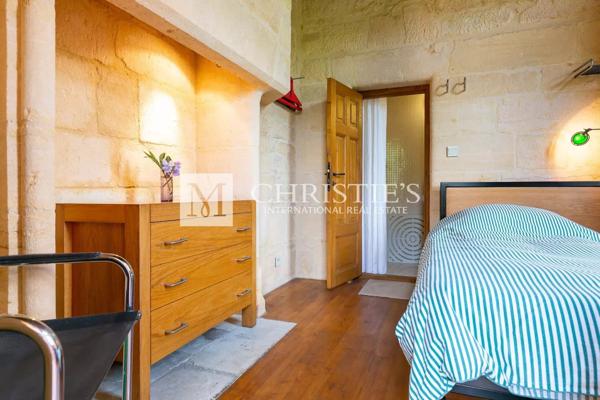 Magnifique château médiéval au cœur de la Dordogne