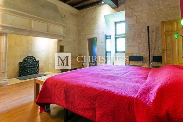 Magnifique château médiéval au cœur de la Dordogne