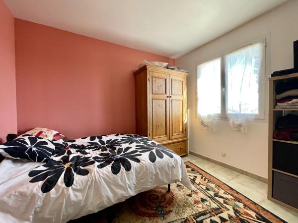 Maison familiale 128 m² avec double garage et jardin à Saint-Laurent-d'Aigouze
