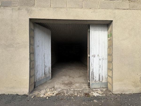 Garage - Parking à vendre à Laon dans l'Aisne (02000), ref : 02002-353
