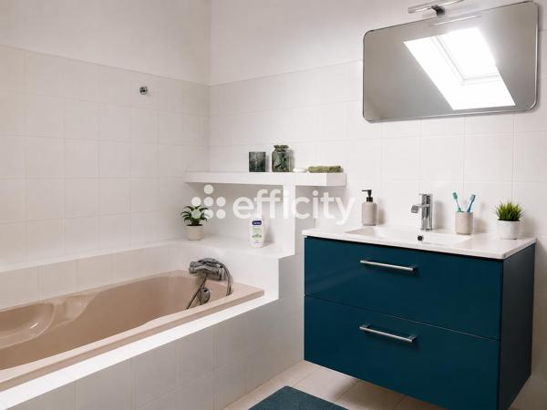 Appartement
         4 pièces
        - 98 m² 389 000 € *