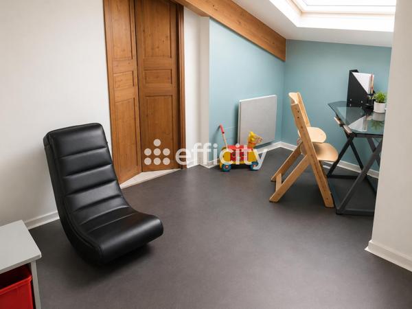 Appartement
         4 pièces
        - 98 m² 389 000 € *