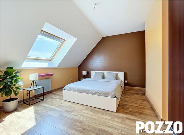 A VENDRE. CONDE SUR VIRE. PROCHE BOURG ET ECOLES . MAISON AVEC VIE DE PLAIN PIED. CONDE SUR VIRE