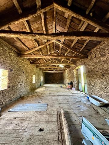 Corps de ferme au calme