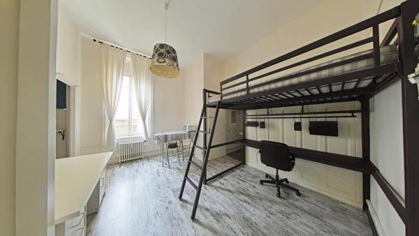 STUDIO CALME DANS SECTEUR CENTRAL