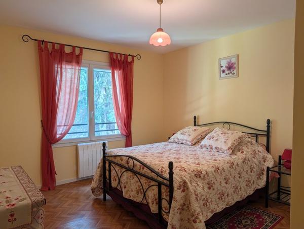 ARAMON maison 5 chambres, sur parcelle d'environ 1600m²
