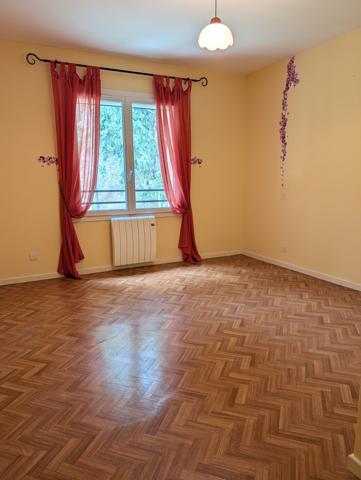 ARAMON maison 5 chambres, sur parcelle d'environ 1600m²