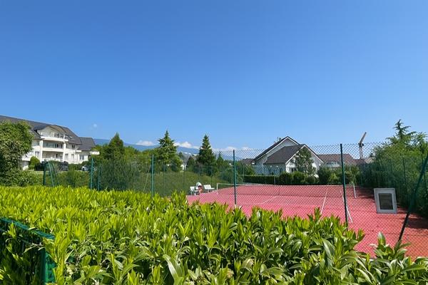 Divonne-les-Bains (01220) Appartement deux chambre et bureau - Prestige et piscine