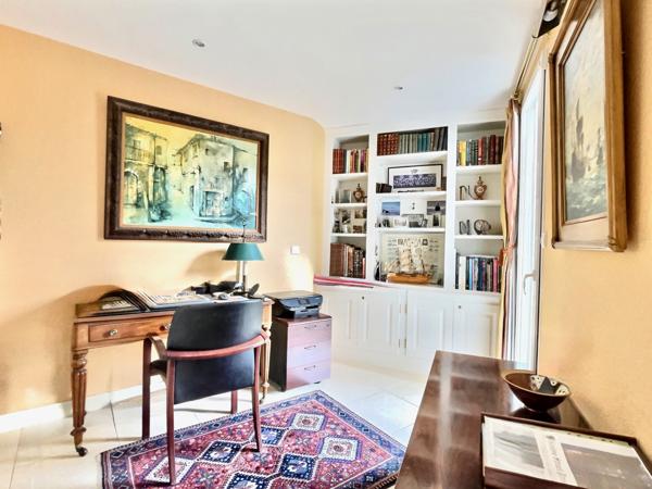 Divonne-les-Bains (01220) Appartement deux chambre et bureau - Prestige et piscine