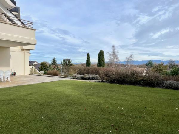 Divonne-les-Bains (01220) Appartement deux chambre et bureau - Prestige et piscine