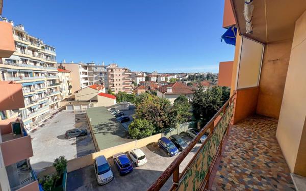 Appartement à vendre    2 pièces • 41,07 m2 Antibes