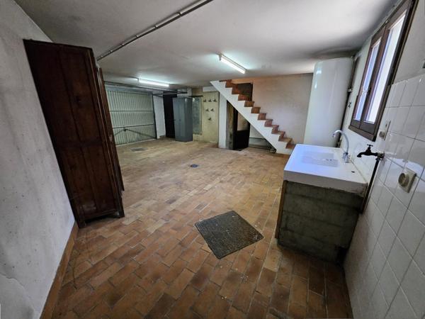 Entre maison et appartement : 153 m² habitables, terrasse et 2 grands garages - ALBERTVILLE CENTRE (73200)