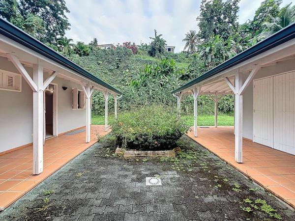 Propriété  T5 +  studio + garage - Vue dégagée