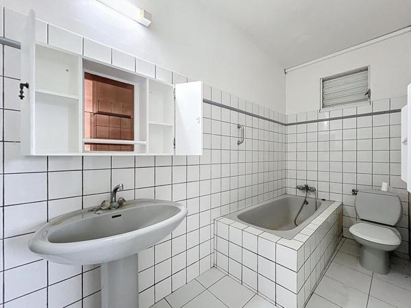 Propriété  T5 +  studio + garage - Vue dégagée