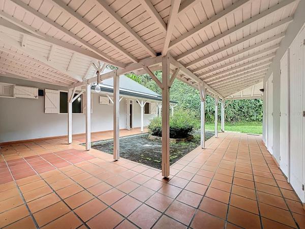 Propriété  T5 +  studio + garage - Vue dégagée