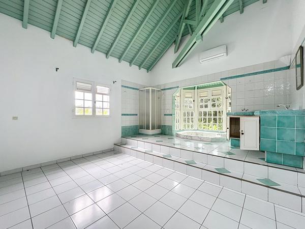 Propriété  T5 +  studio + garage - Vue dégagée